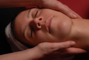 Lomi-Lomi-Massage-Diethild-Medina
